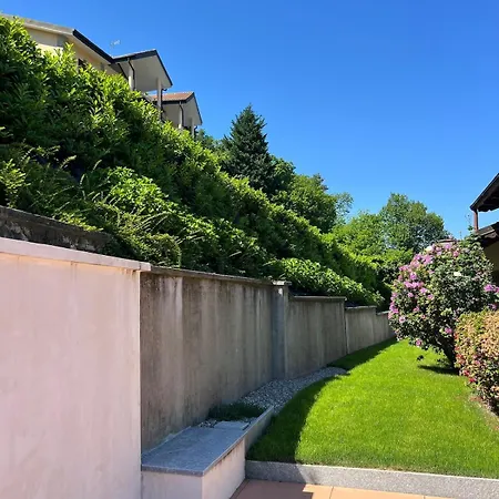 Hébergement de vacances Design With View And Private Garden Belgirate
